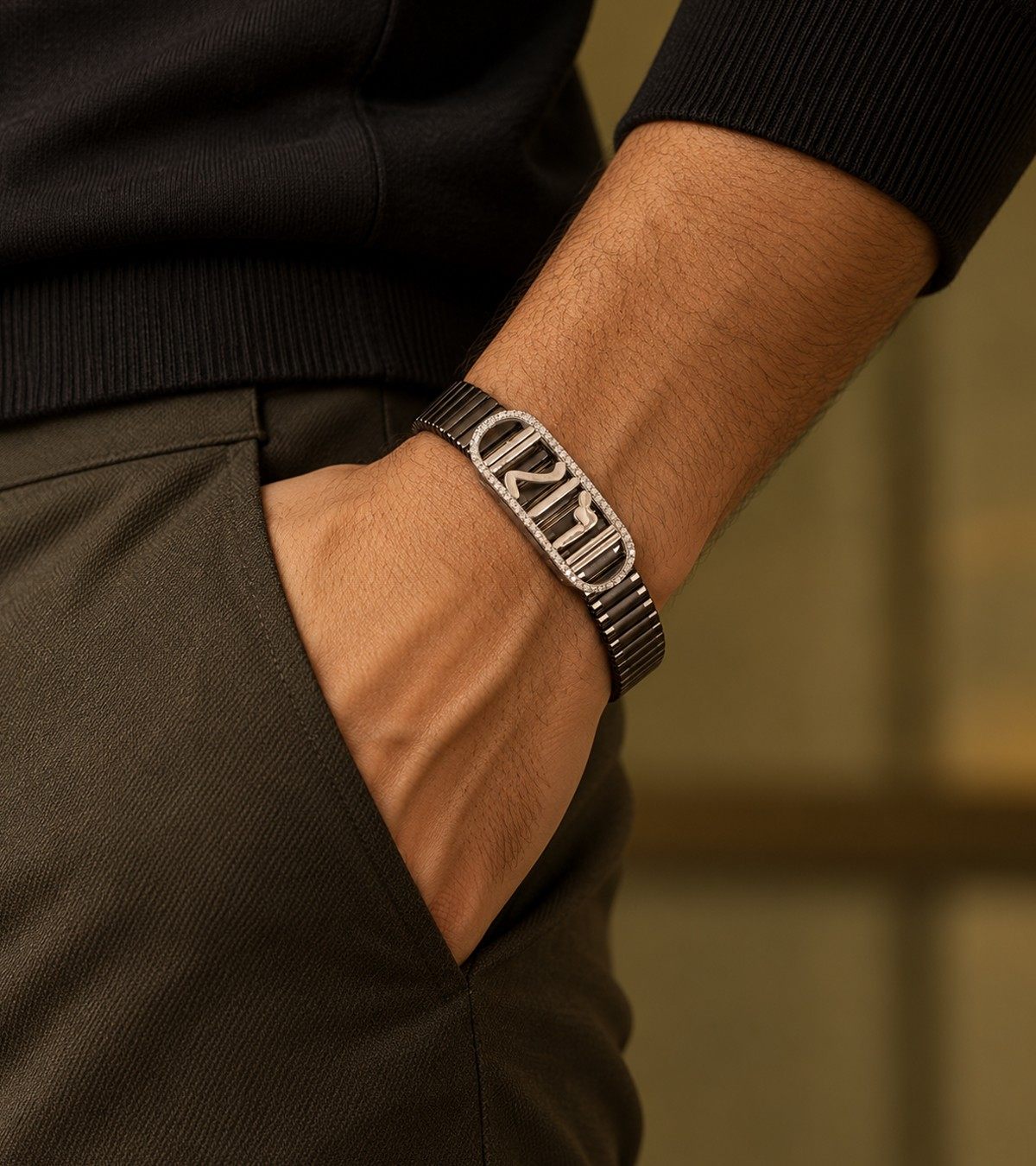 Men's bracelet in 925 silver worn with a black knit - Vilva Jewels Madurai